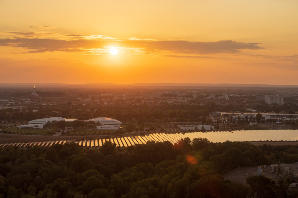 Centrale photovoltaïque de Toulouse Lafourguette (soleil couchant)